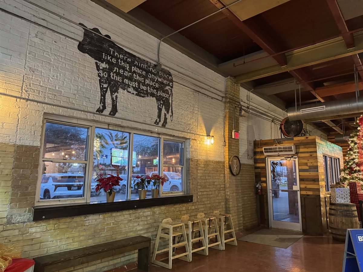 SMOKE:Texas BBQ & Watering Hole